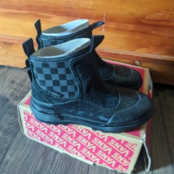 Vans Colfax Boot Women 5 Waterproof Black Checkered Side UltraCush 012026 - Picture 5 of 10